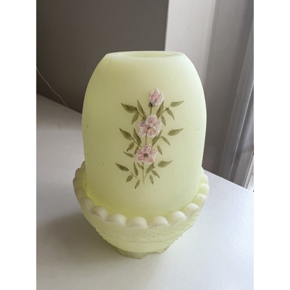 Vtg Fenton Burmese Custard Fairy Lamp Glowing Handpainted Signed Satin - Picture 5 of 6